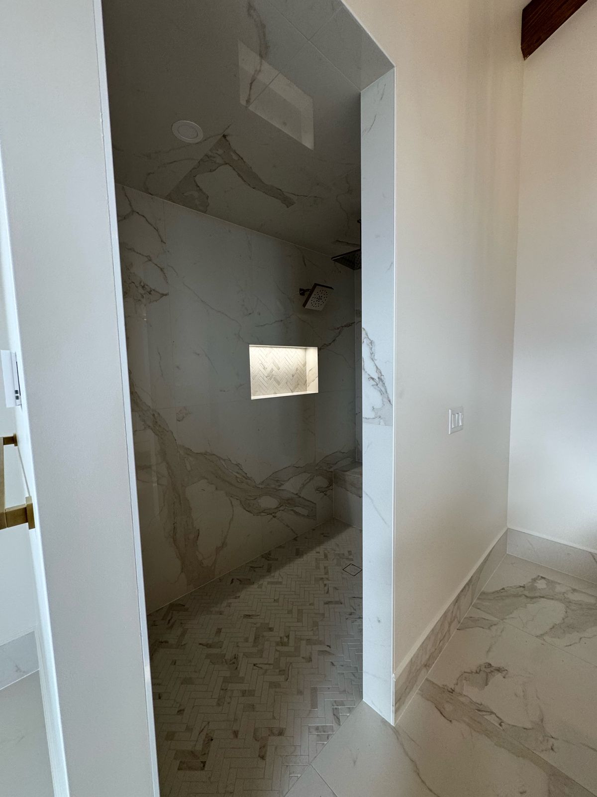 Lit Shower Niche